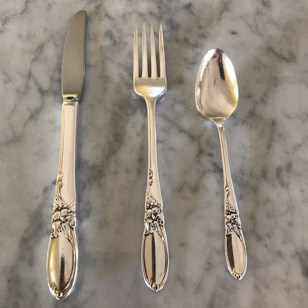 Child’s Silverplate Set Up/Community-White Orchid